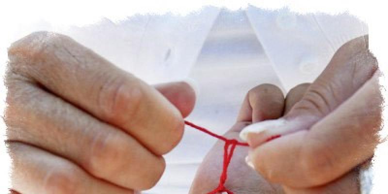 Красная нитка на левую руку: простой способ творить чудеса Сколько нитей можно носить на запястье